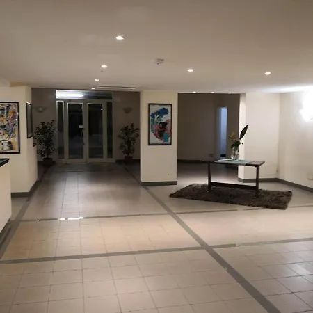 Petit Avec Classe شقة