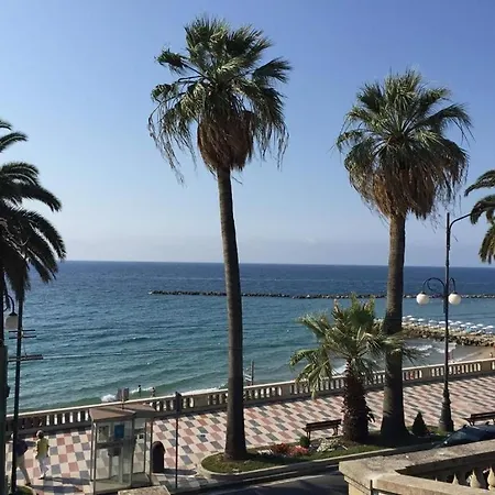 Petit Avec Classe San Remo