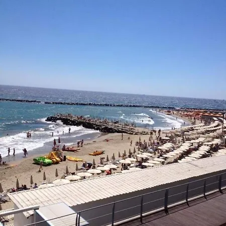 Apartament Petit Avec Classe San Remo