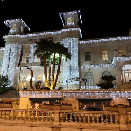 Petit Avec Classe San Remo